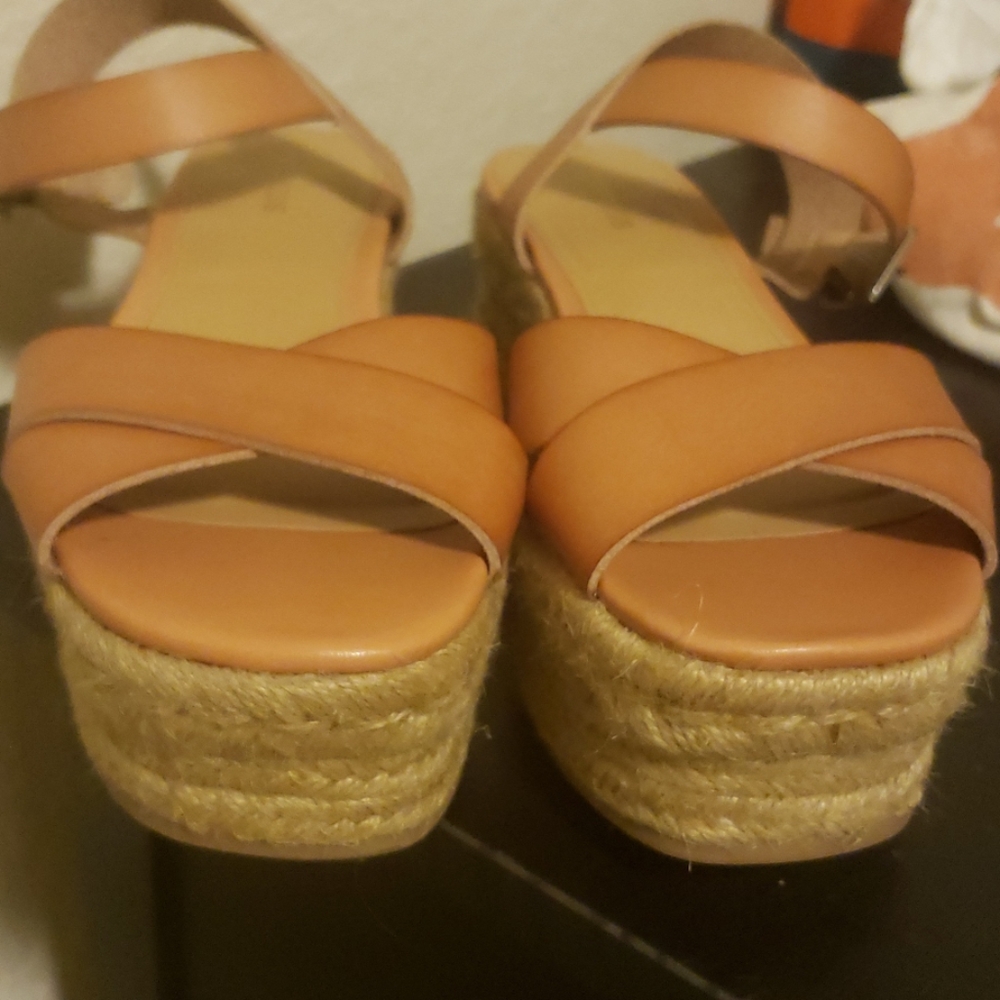 Express Wedges - Picture 2 of 4